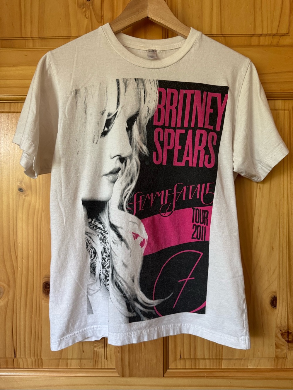 Britney Spears Femme Fatale Tour 2011 T-shirt size small